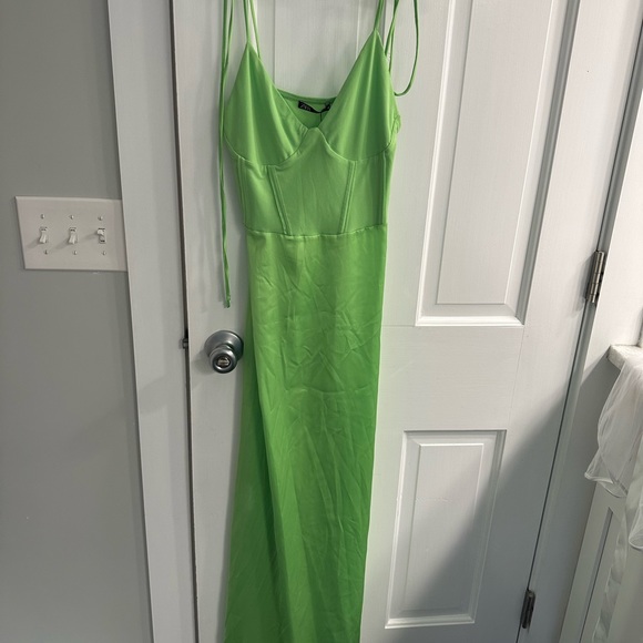 Zara Lime Green Dress - Picture 1 of 3